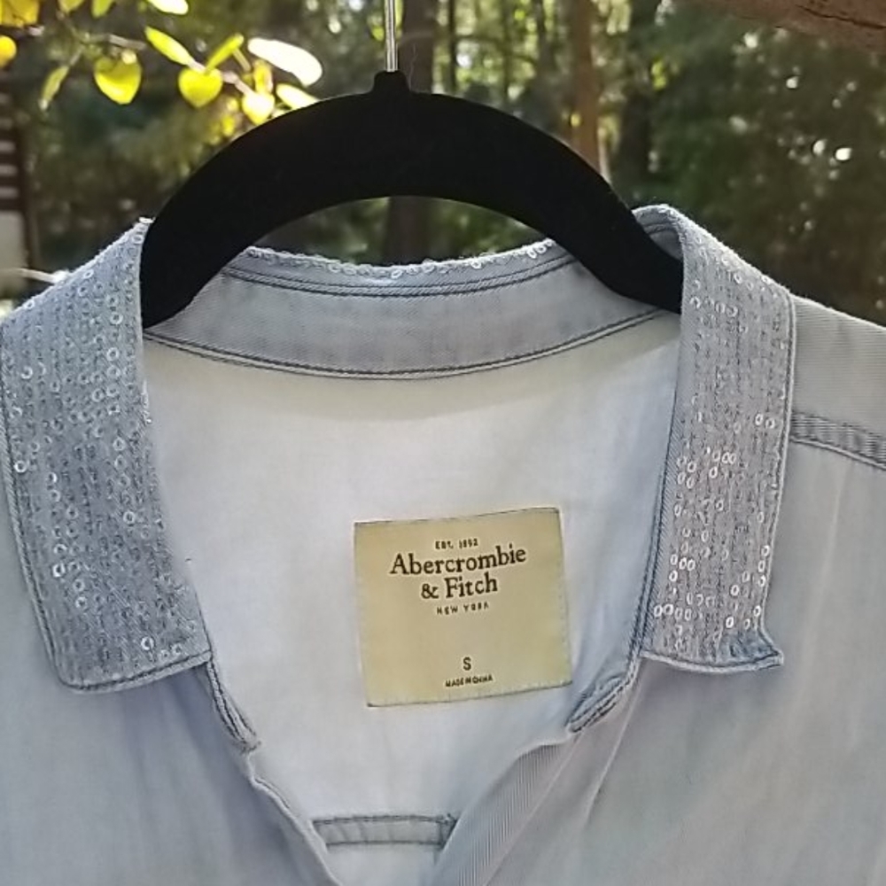 Shirt - Picture 3 of 4